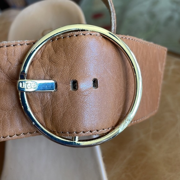 UGG WEDGE HEELS - Picture 3 of 5